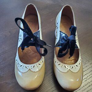 Born two tone heels size 6.5